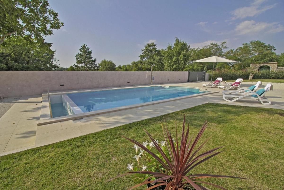 Villa Marija In Pekici Svetvincenat Exterior photo